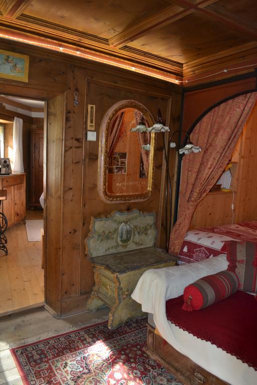 B&B La Tana Dell'Orso - Die Baerenhoehle 卡斯特罗迪费耶美 客房 照片