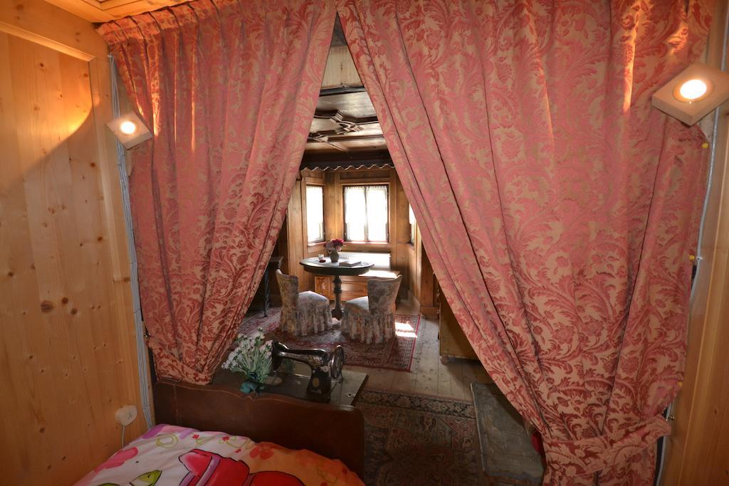 B&B La Tana Dell'Orso - Die Baerenhoehle 卡斯特罗迪费耶美 客房 照片