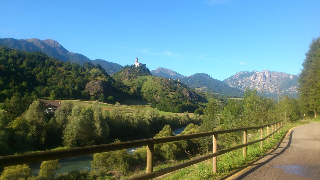 B&B La Tana Dell'Orso - Die Baerenhoehle 卡斯特罗迪费耶美 外观 照片