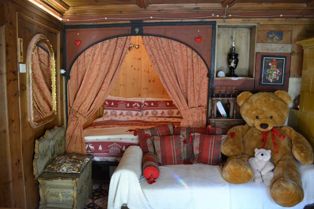 B&B La Tana Dell'Orso - Die Baerenhoehle 卡斯特罗迪费耶美 外观 照片